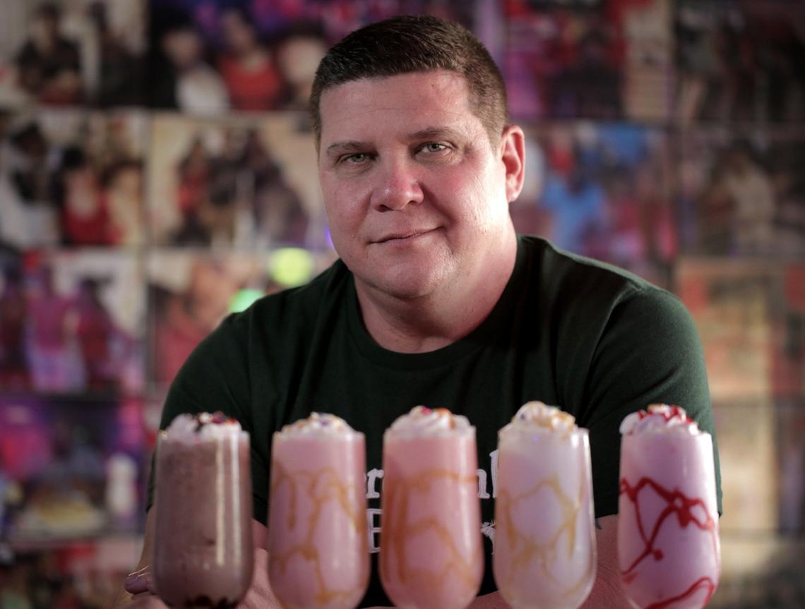 Gilberto Suarez, es el dueño de Cono Pizza, que ofrece la pizza cubana tradicional y en cono.