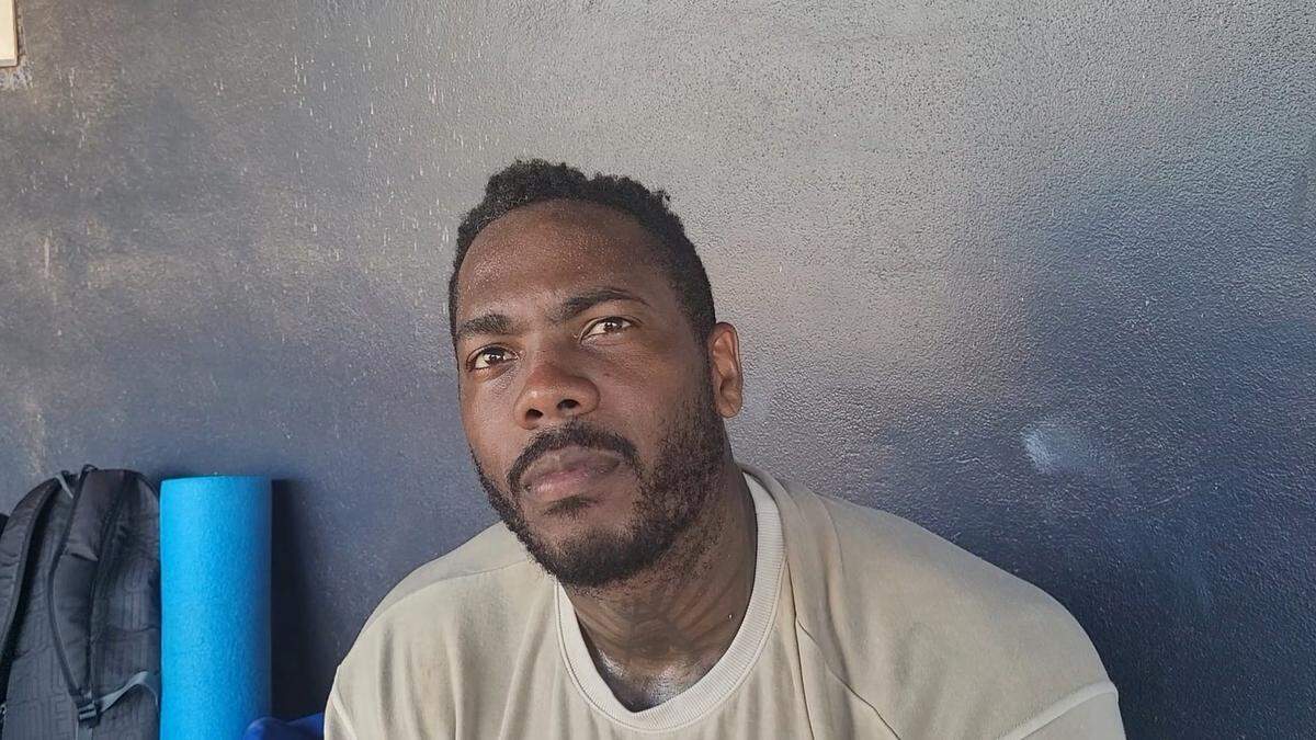 Aroldis Chapman quería quedarse. Vivir y jugar en Miami. Ser parte de los Marlins.