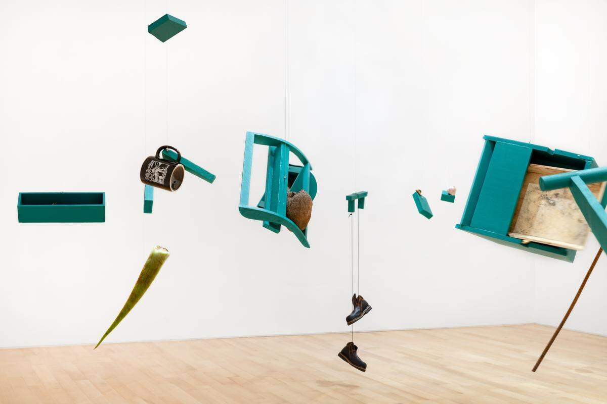 ‘Autocontusión’, 2016-2018, de Abraham Cruzvillegas. Son un total de 80 piezas de dimensiones variables.