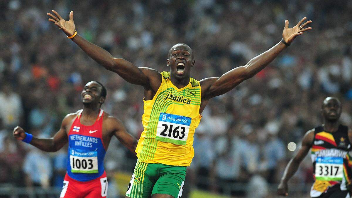 Foto de archivo. El jamaiquino Usain Bolt marcó nueve segundos con cincuenta y ocho centésimas (9.58) en los 100 metros planos en el Mundial de Atletismo del 2009, en Berlín, Alemania, estableciendo un nuevo récord del orbe