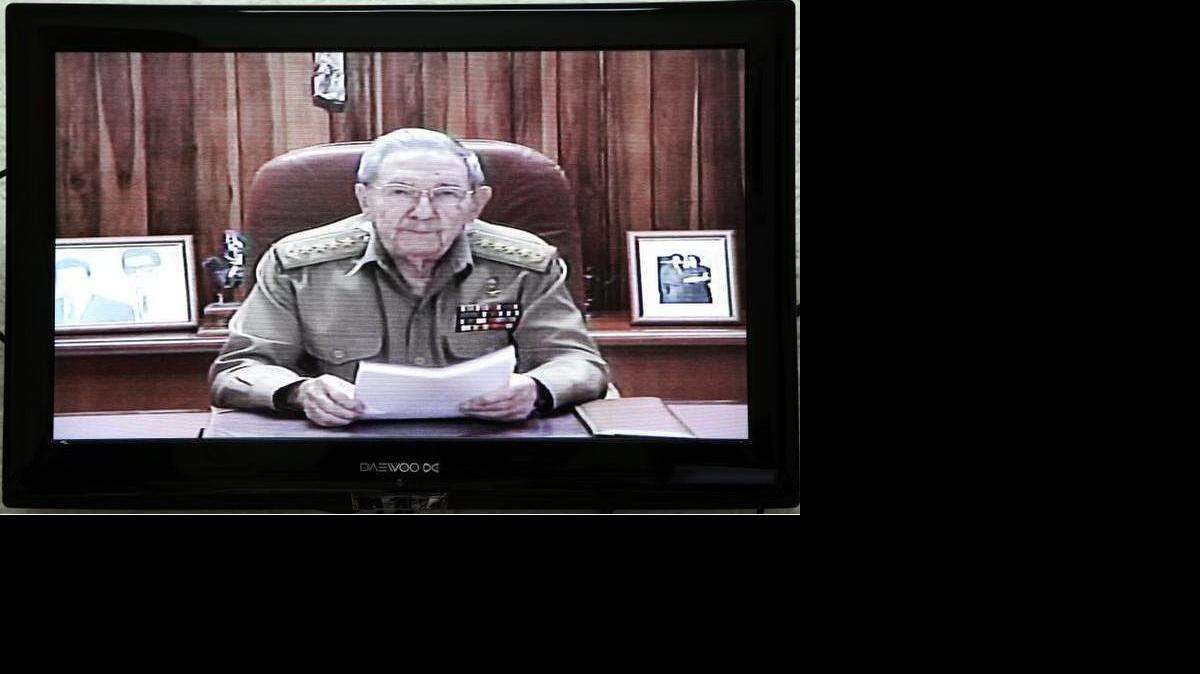 El gobernante cubano Raúl Castro realiza una comparecencia televisiva hoy, miércoles 17 de diciembre de 2014, en La Habana. EFE/Alejandro Ernesto