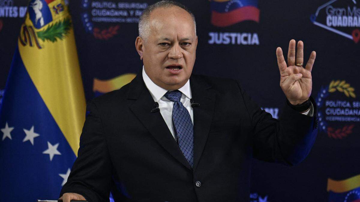 El Ministro del Poder Popular para Relaciones Interiores, Justicia y Paz de Venezuela, Diosdado Cabello, habla durante una conferencia de prensa en Caracas el 17 de septiembre de 2025.
