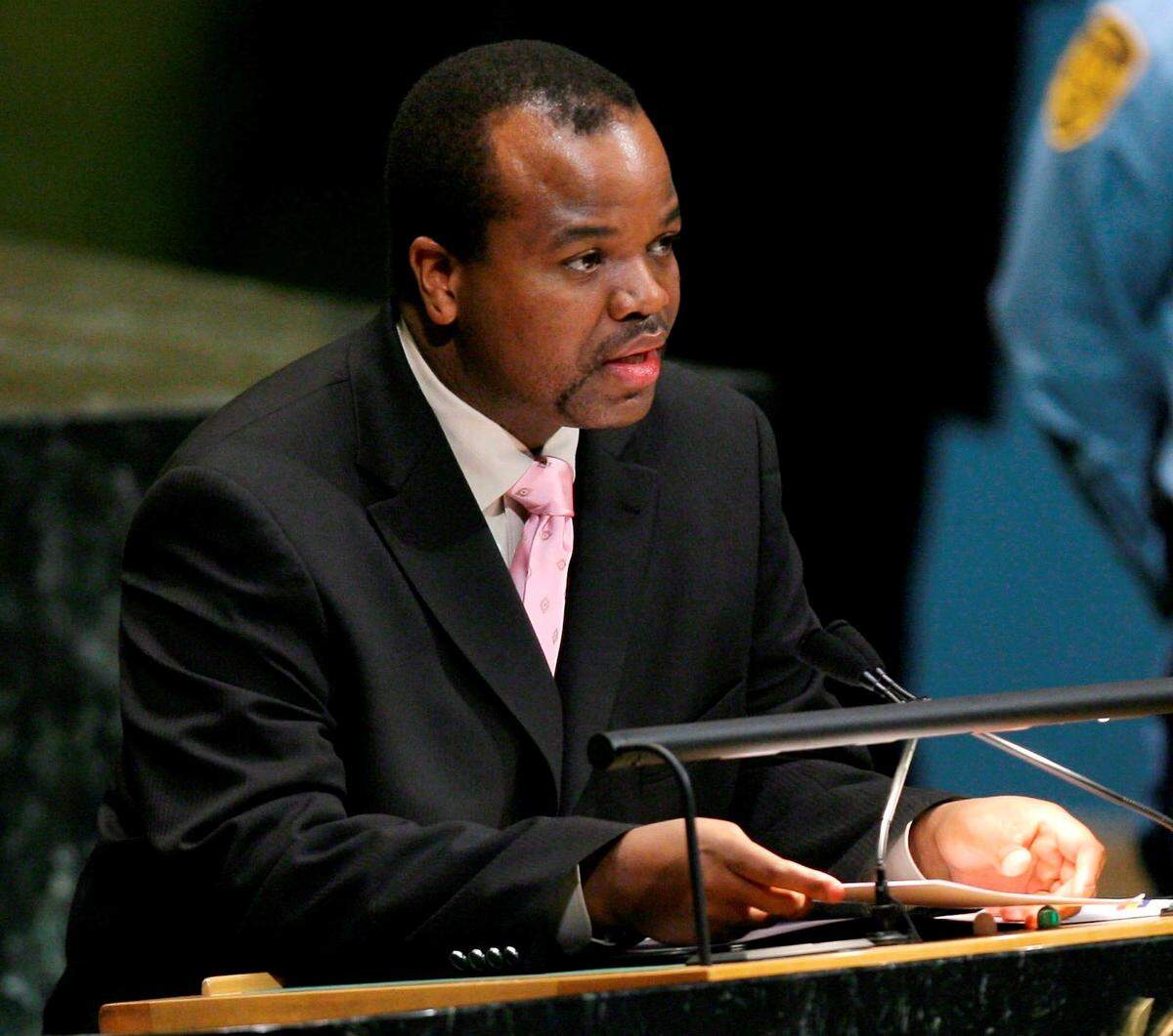 Mswati III, rey absolutista de Suazilandia, una pequeña monarquía africana en la región sudoriental del continente africano, renombrada por el monarca en 2018 como Reino de eSwatini, lleva 35 años de reinado.
