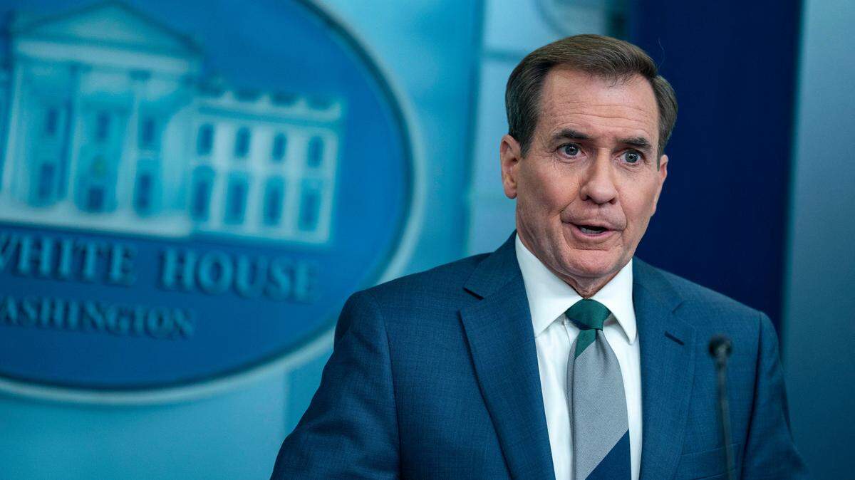 El asesor de comunicaciones de seguridad nacional, John Kirby, habla durante la rueda de prensa diaria en la Sala de Prensa James S. Brady de la Casa Blanca en Washington, DC, el jueves 12 de diciembre de 2024. 