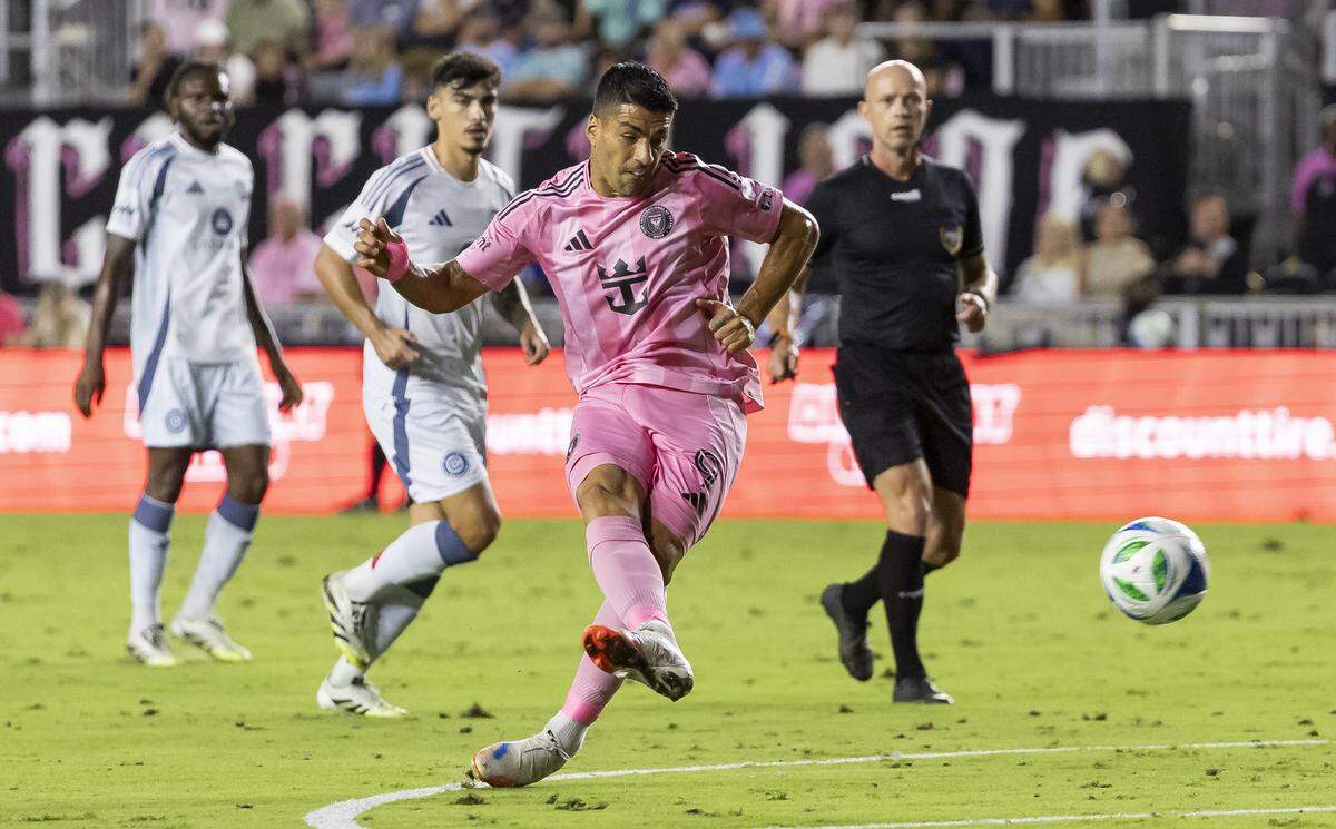El delantero uruguayo Luis Suárez anotó dos goles en la derrota del Inter Miami 5-3 ante Chicago Fire, en el partido celebrado el 30 de septiembre de 2025 en el Chase Stadium en Fort Lauderdale, Florida.