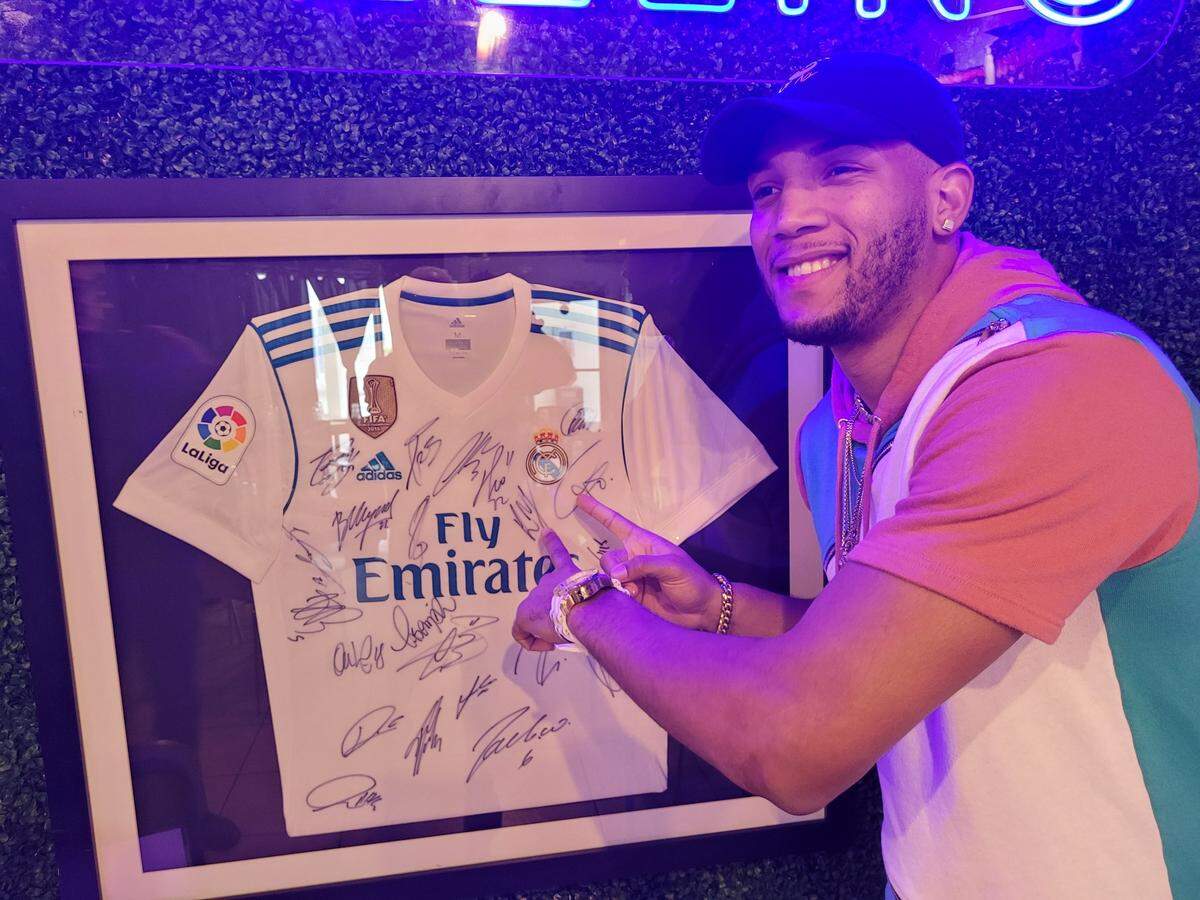 El hecho de que el nombre de David Morell Jr. esté en la lista de aspirantes a pelear con Saúl “Canelo’’ Álvarez ya es un triunfo. El boxeador cubano estuvo de visita en el Real Café de Miami.