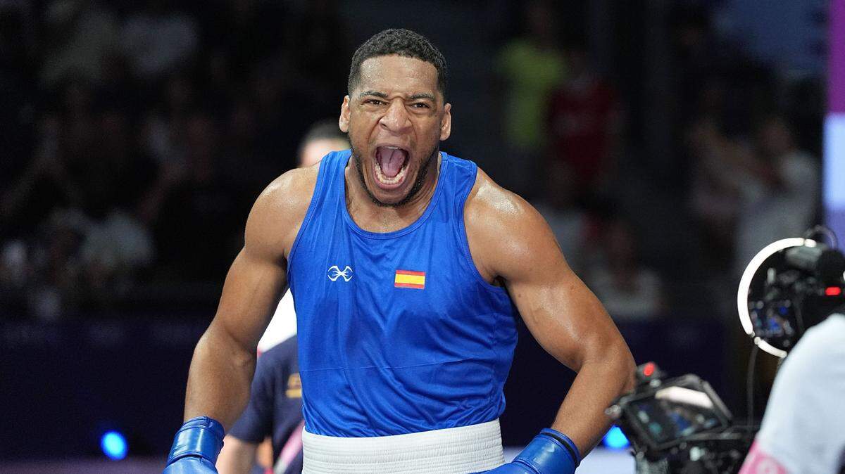 Enmanuel Reyes aseguró este jueves la primera medalla olímpica del boxeo español desde 2000 al derrotar por decisión unánime al belga Victor Schelstraete, en los cuartos de final de los Juegos de París.