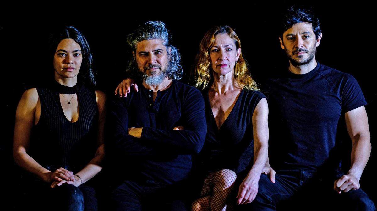 Elenco de “Abismo”: de izquierda a derecha, Alina Robert, Larry Villanueva, Luz Nicolás y George Akram. 