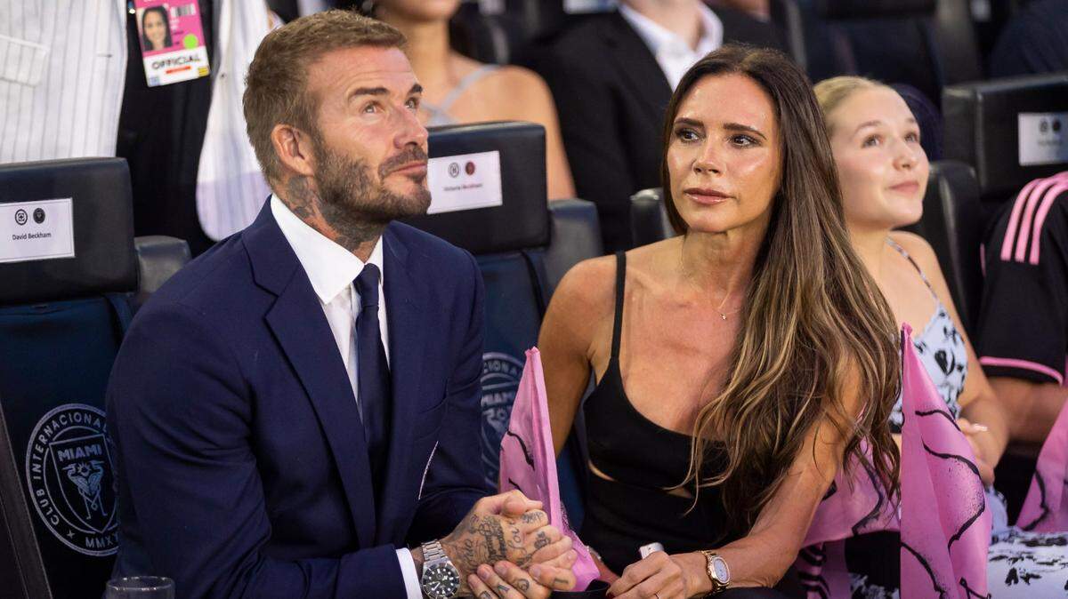 El copropietario del Inter Miami David Beckham y su esposa Victoria Beckham durante el partido ante Cruz Azul en la Leagues Cup, celebrado el 21 de julio de 2023 en Fort Lauderdale, Florida.