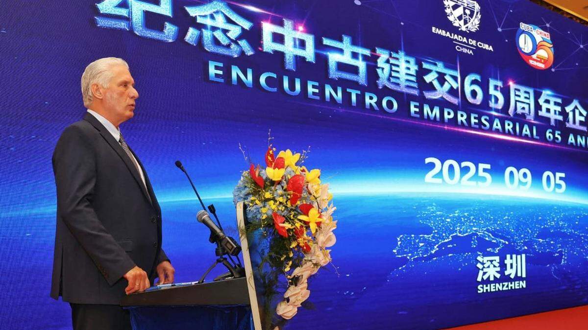 El gobernante cubano Miguel Díaz-Canel se reunió con empresarios chinos en Shenzhen el 5 de septiembre.