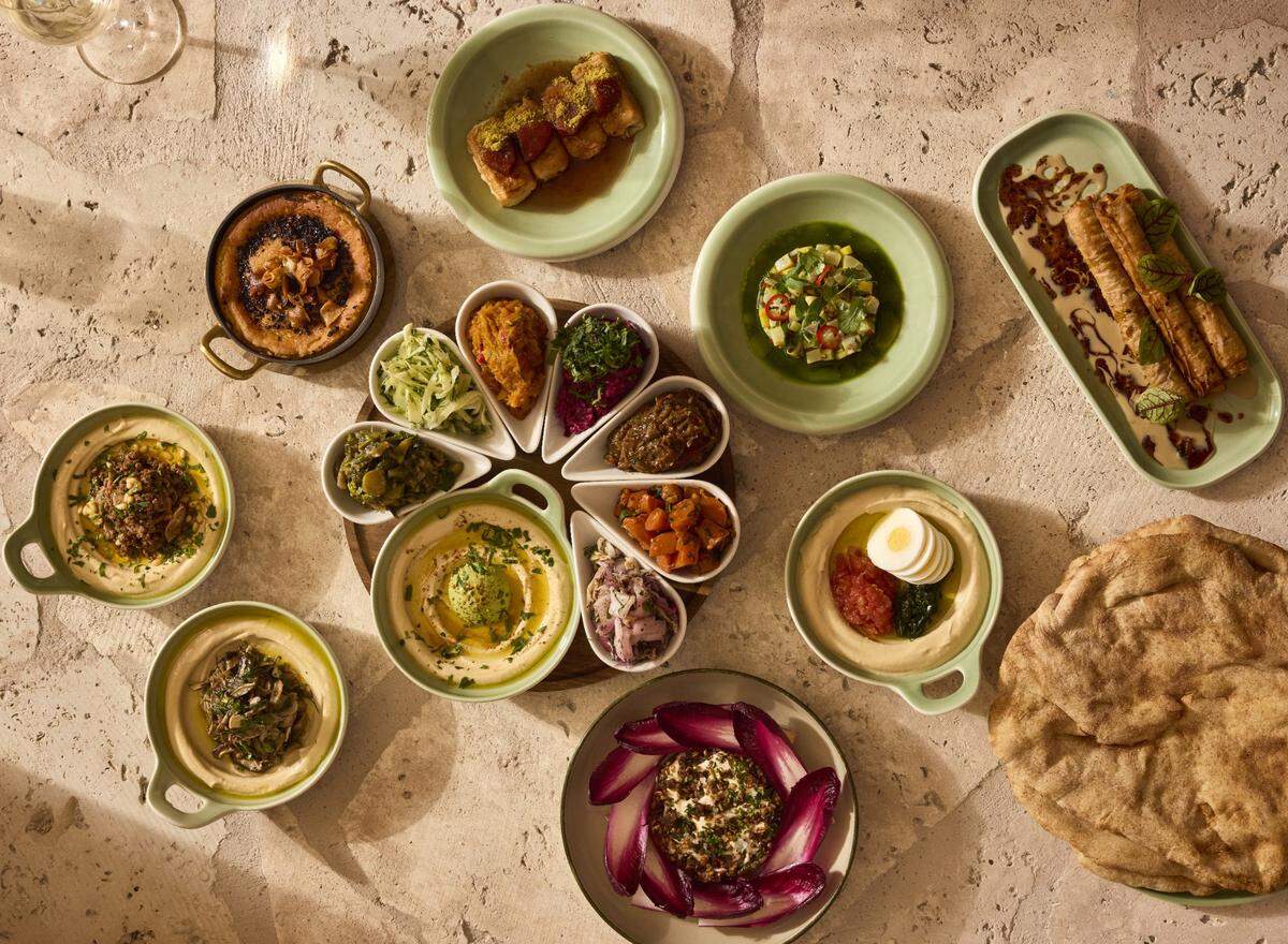 Los dips son uno de los pilares del menú del restaurante israelí Aviv en Miami Beach.