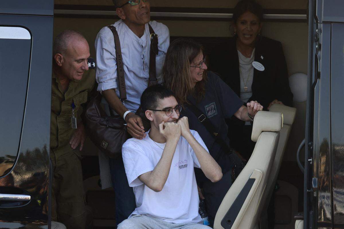 Released Israeli hostage Evyatar David reacts upon arriving at Beilinson Hospital in the Rabin Medical Centre in Petah Tikva in central Israel on October 13, 2025. Israel said that the last 20 living hostages released by Hamas on October 13, had arrived in the country. (Photo by Menahem Kahana / AFP) (Photo by MENAHEM KAHANA/AFP via Getty Images)