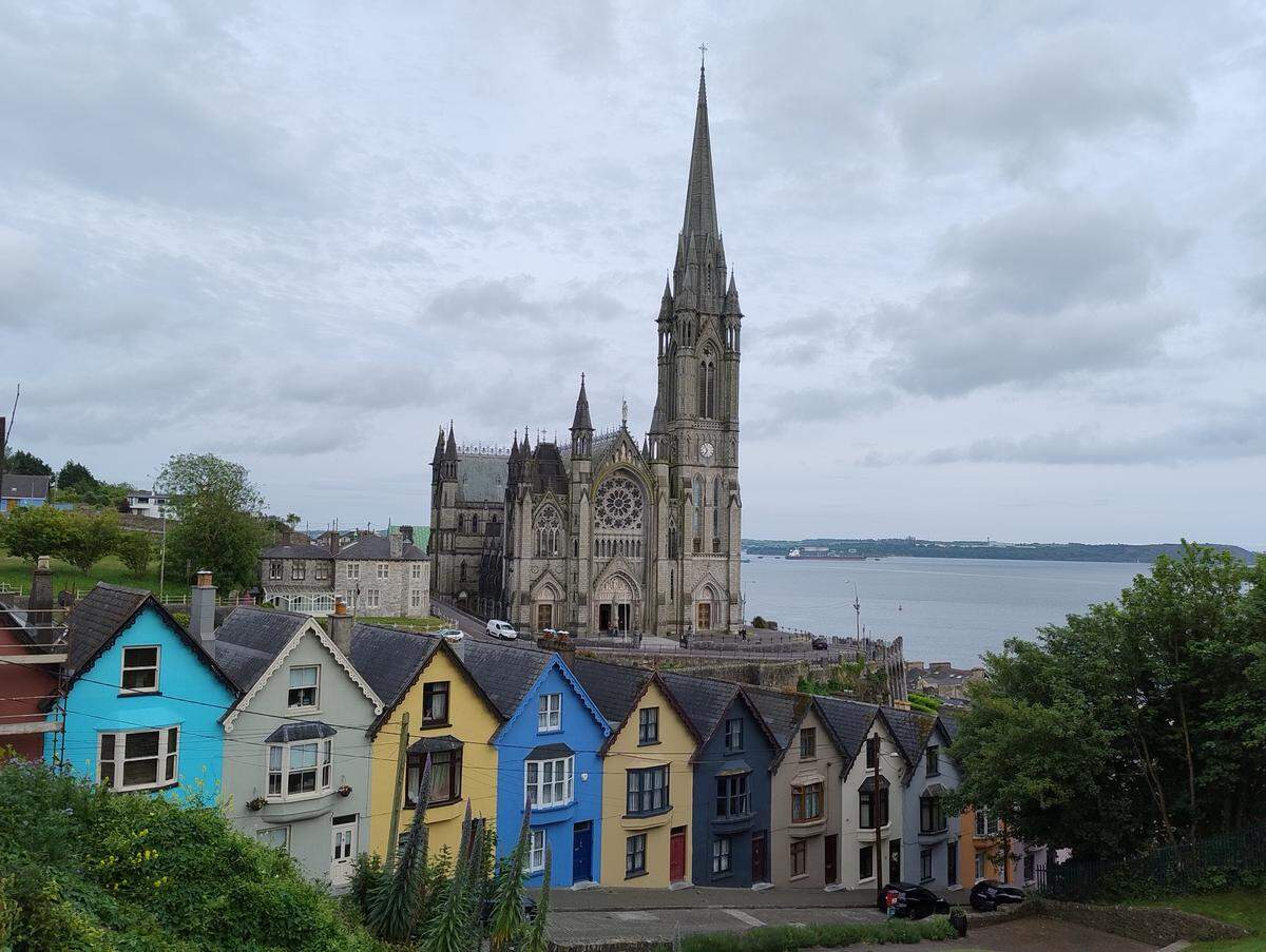 Cobh, un pintoresco pueblo con un lugar especial en la historia: fue la última escala del Titanic antes de partir hacia Nueva York en su viaje sin retorno.