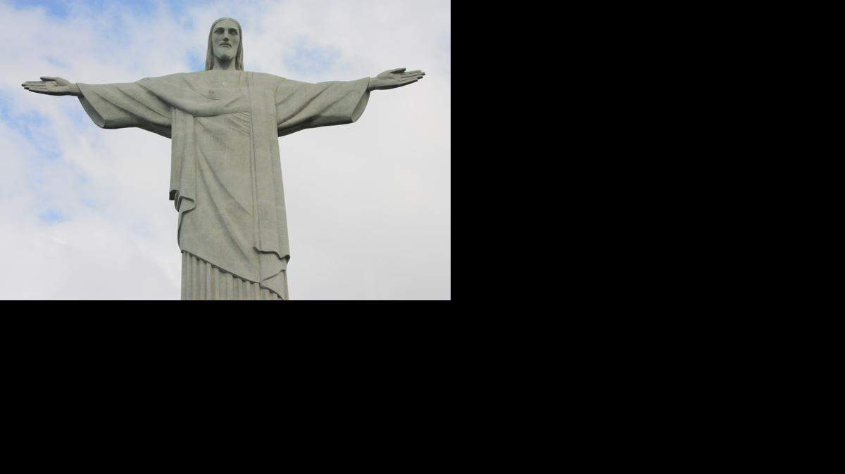 El Cristo Redentor, en la cima del Corcovado en Río de Janeiro, es una de las siete modernas maravillas del mundo.

