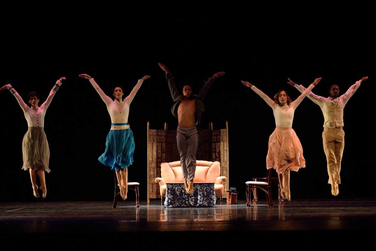 Los artistas del Ballet Nacional Dominicano en “La Llamada” de Pablo Pérez.