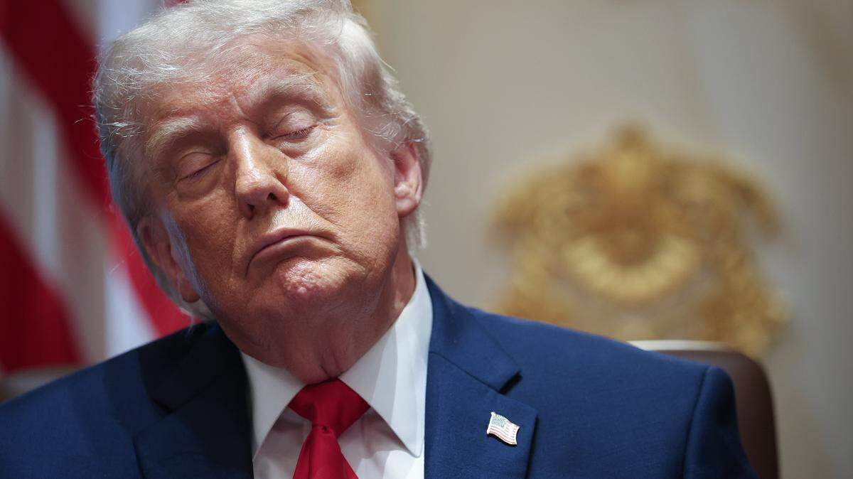 WASHINGTON, DC - MAY 27: U.S. President Donald Trump listens to members of his Cabinet speak during a meeting in the Cabinet Room of the White House on May 27, 2026 in Washington, DC. Trump meets with his Cabinet days after saying a peace deal with Iran was “largely negotiated” amid expectations around the re-opening the Strait of Hormuz.  (Photo by Win McNamee/Getty Images)
