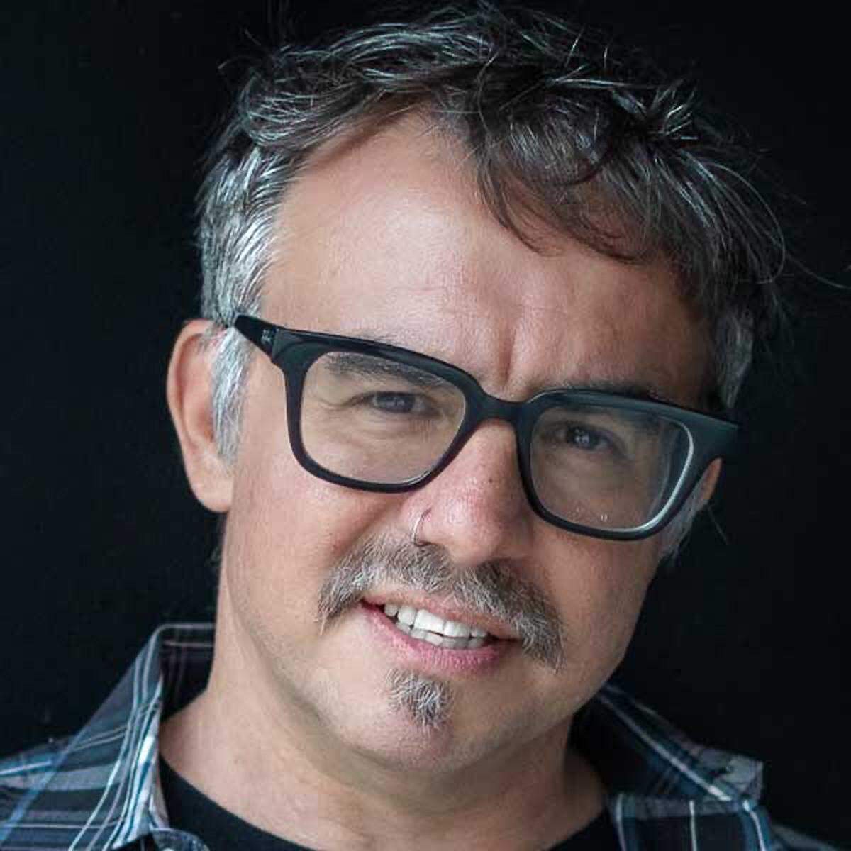  Gastón Virkel, escritor y guionista argentino autor de “Neurosis Miami”. 