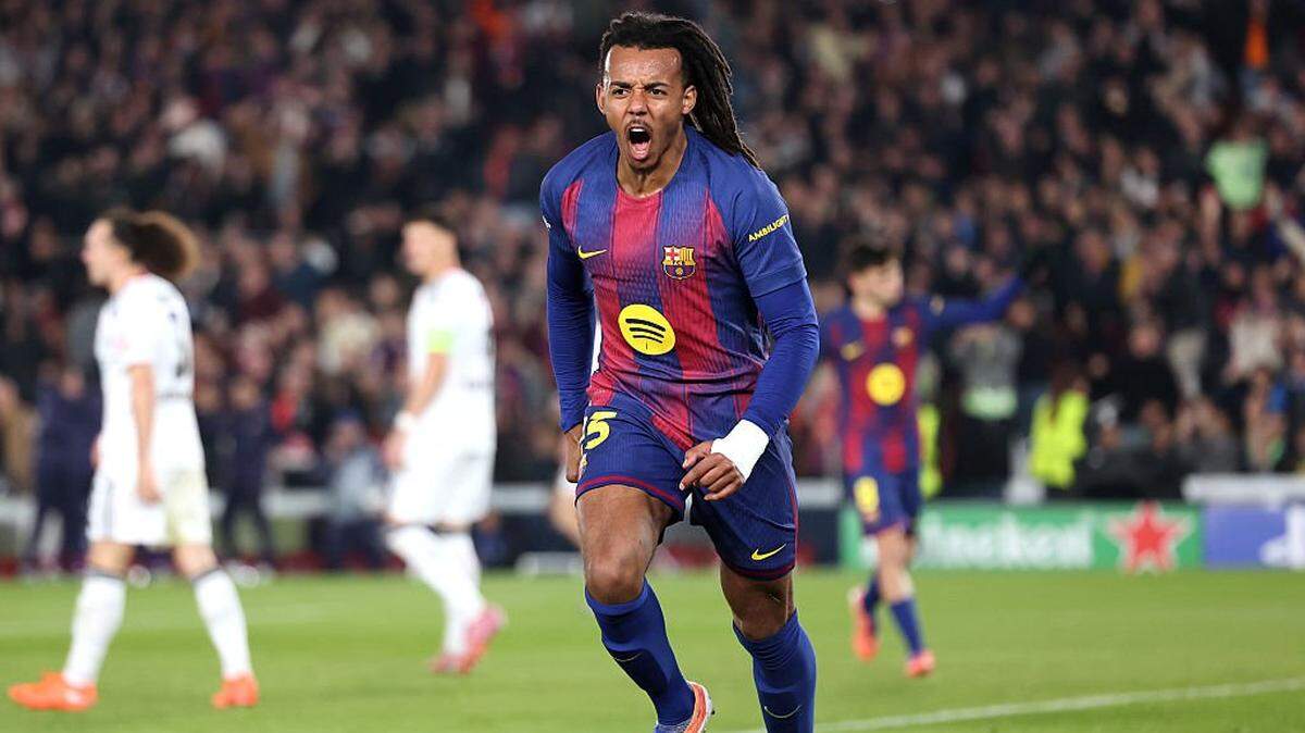 Jules Koundé se vistió de héroe al lograr este martes un doblete que dio la victoria 2-1 al FC Barcelona frente al Eintracht Francfort en el regreso de la Liga de Campeones al Camp Nou más de 1,000 días después.