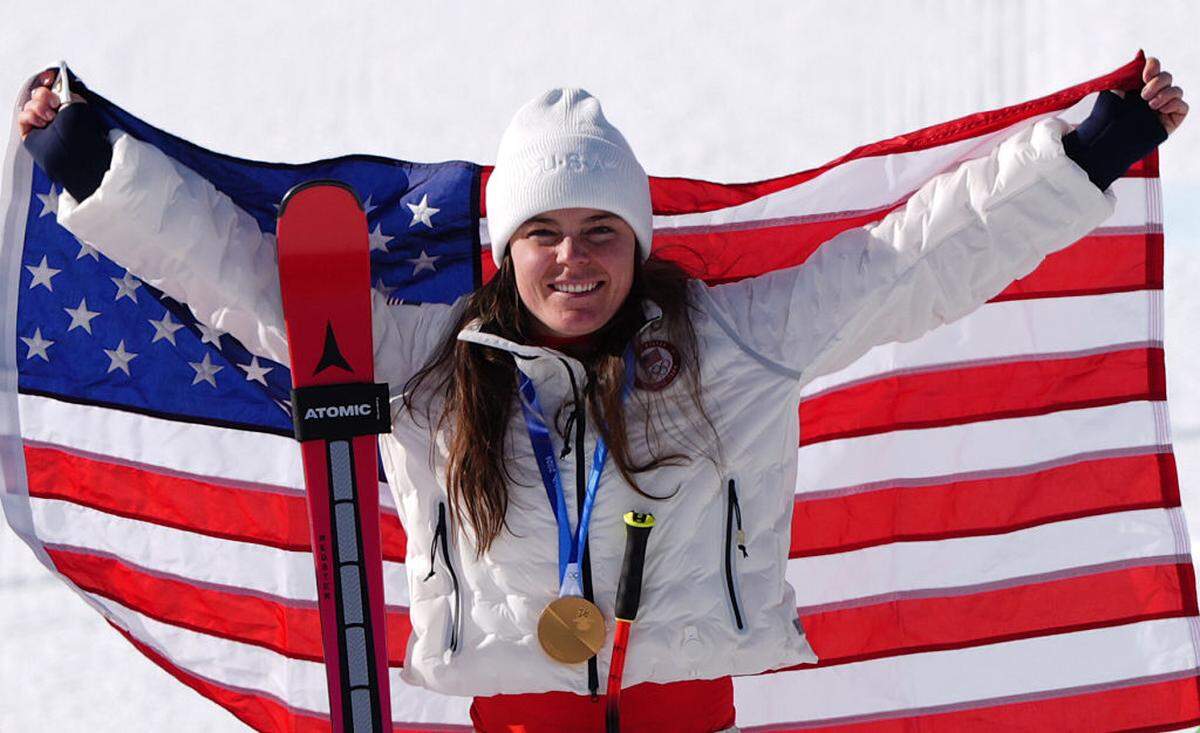 La estadounidense Breezy Johnson ganó el  domingo el oro olímpico en el descenso de esquí alpino en los Juegos Olímpicos de Invierno de Milán-Cortina.  