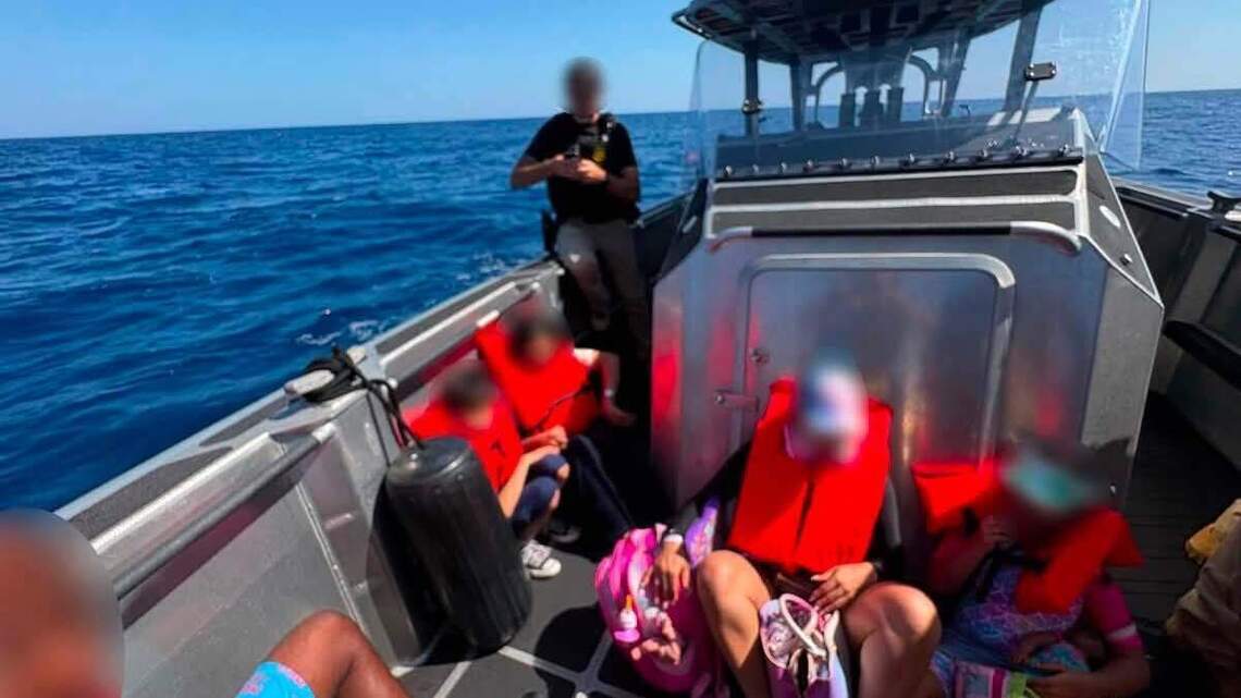 Agentes federales interceptan embarcación que transportaba ilegalmente a 18 personas desde Bahamas a Miami-Dade