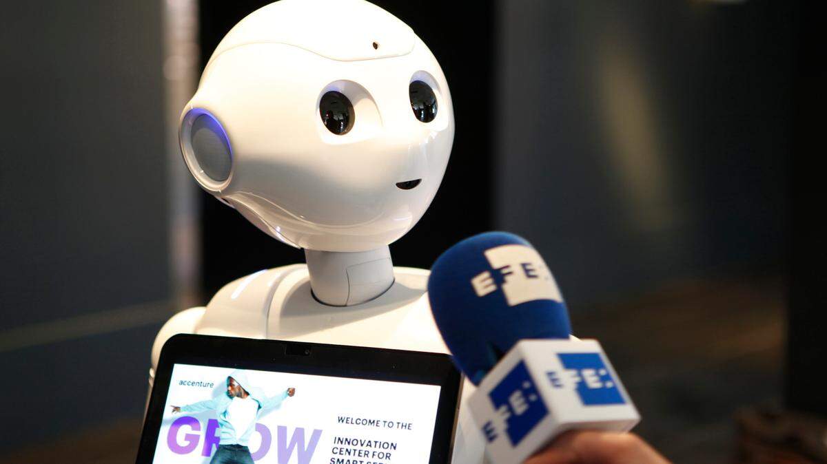Uno de los robots del Festival Digital de Bruselas que reúne a numerosos expertos que analizan las ventajas de la inteligencia artificial.