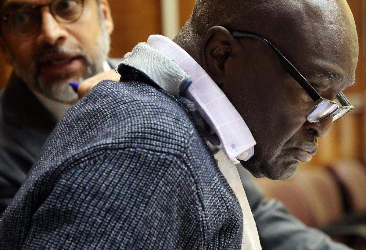 Harrel Braddy, condenado por abandonar a una niña de cinco años en los Everglades en 1998, comparece ante el tribunal con sus abogados durante la selección del jurado el lunes 5 de enero de 2026 en Miami, Florida, en su caso de revisión de la sentencia de pena de muerte.