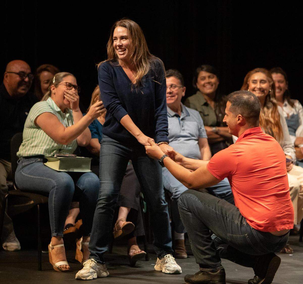 “Cada noche, cada público te va haciendo crecer, y te va ayudando a salir con una respuesta, a jugar, porque cada encuentro con el público es una oportunidad para jugar”, dice Erika de la Vega.
