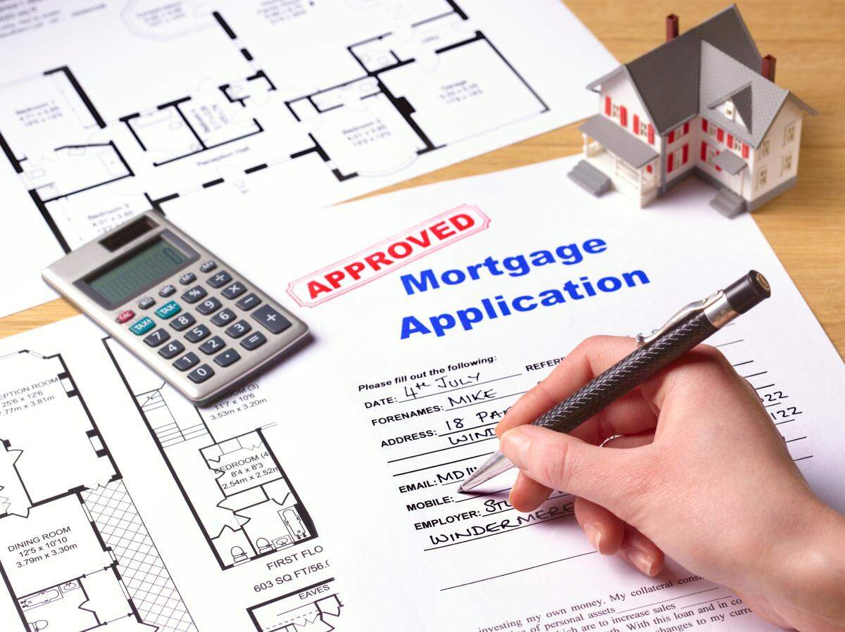 Con la subida de los intereses, muchos profesionales se ven en la encrucijada de comprar o no su primera casa, y un programa de la Florida los ayuda a convertirse en propietarios.
