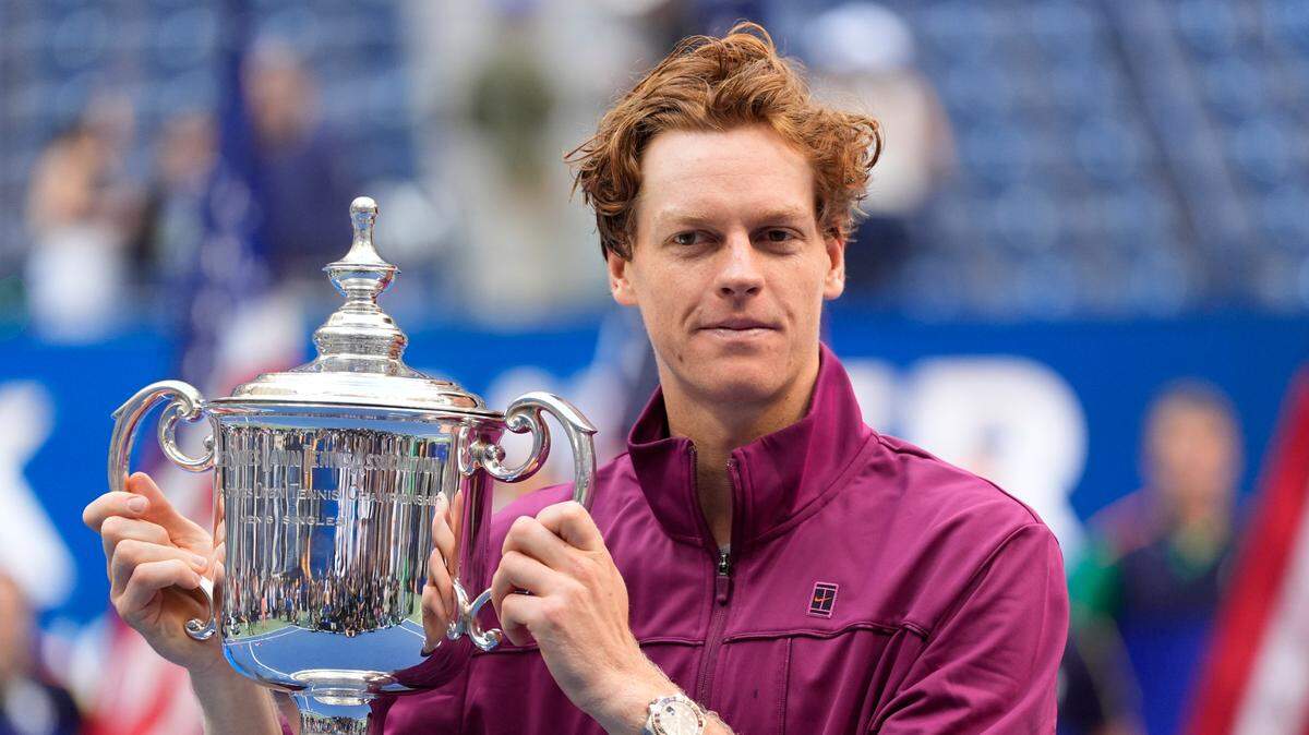 Jannik Sinner conquistó este domingo su primera corona del Abierto de Estados Unidos al batir en la final al local Taylor Fritz en tres sets 6-3, 6-4 y 7-5.