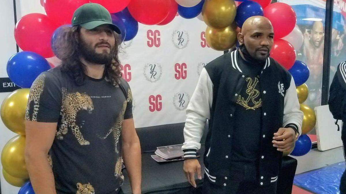 Yoel Romero (der.) y Jorge Masvidal son dos leyendas de los deportes de combate en Miami y el mundo. Este viernes el Soldado de Dios compite en la promoción del Gamebred.