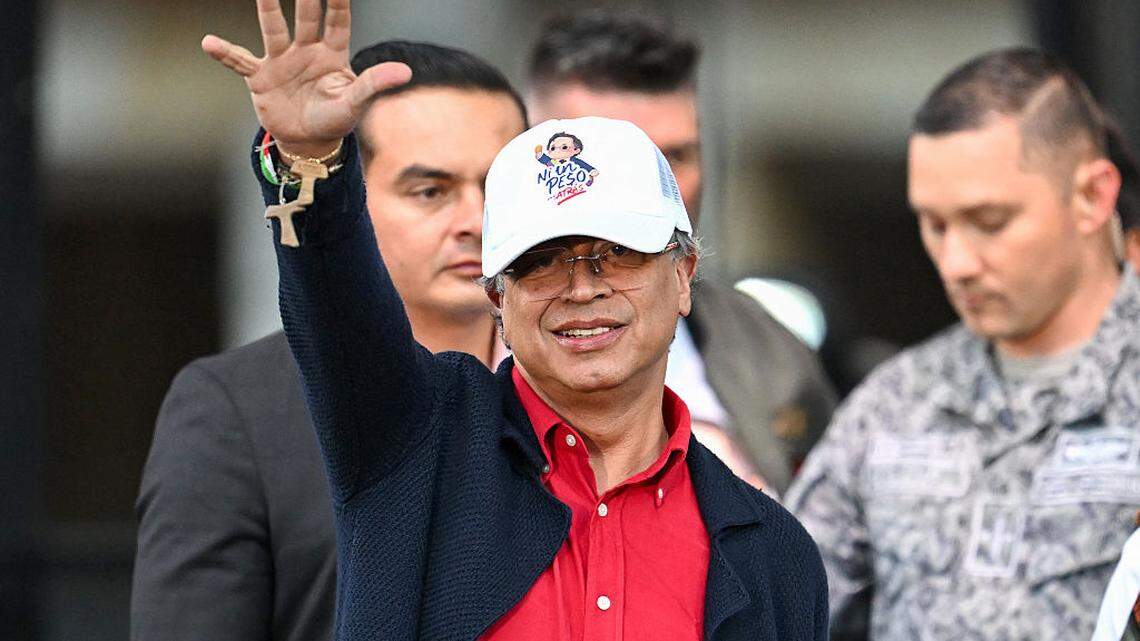 Imagen positiva de Petro sube al 54.5% en recta final de su mandato y pesa en elecciones