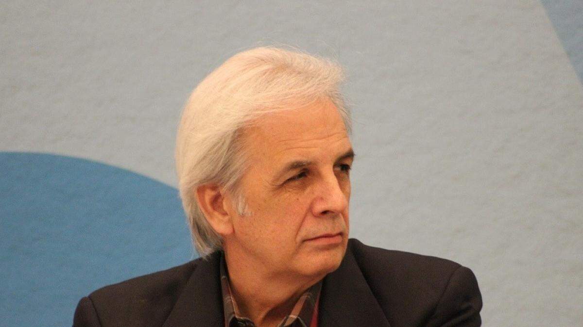 Orlando González Esteva recibirá el Premio Editorial El Ateje en Poesía.