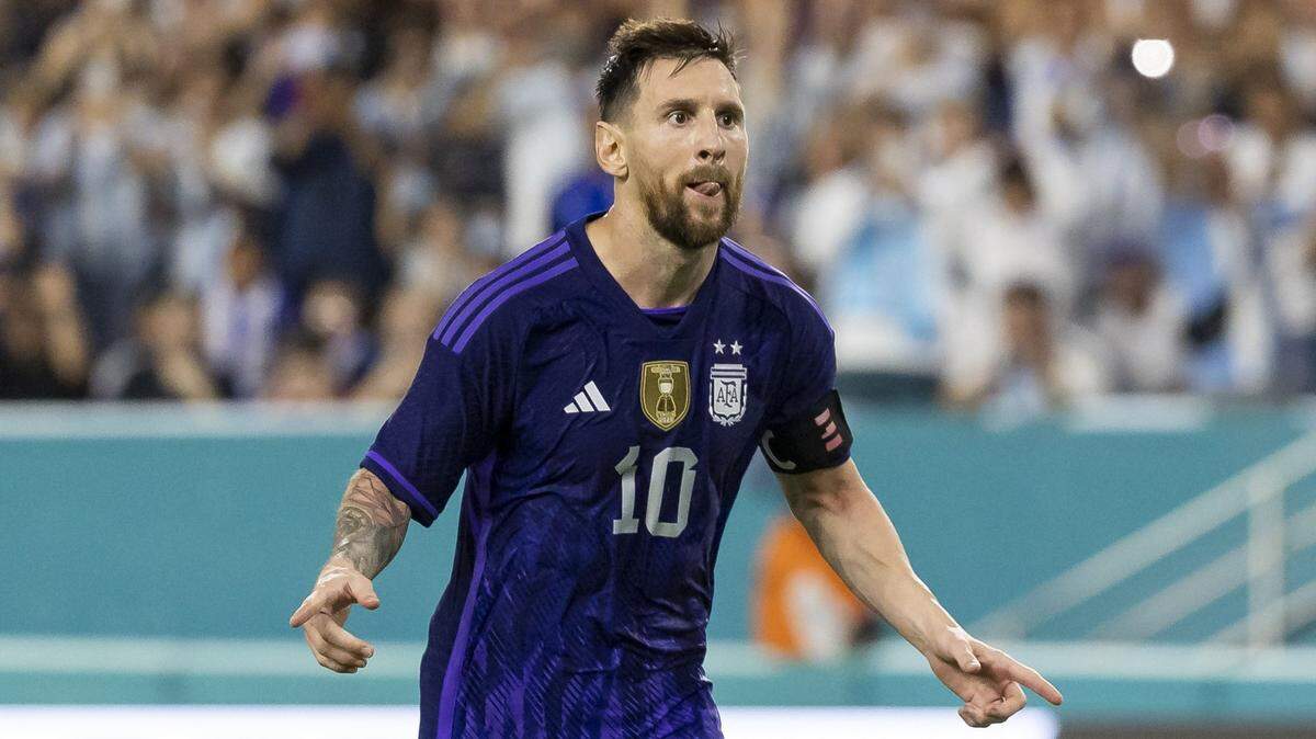 El delantero argentino Lionel Messi, estrella actual del Inter Miami, participa en un partido amistoso entre las selecciones de Argentina y Honduras, en el Hard Rock Stadium de Miami Gardens, Florida, el 23 de septiembre de 2022.
