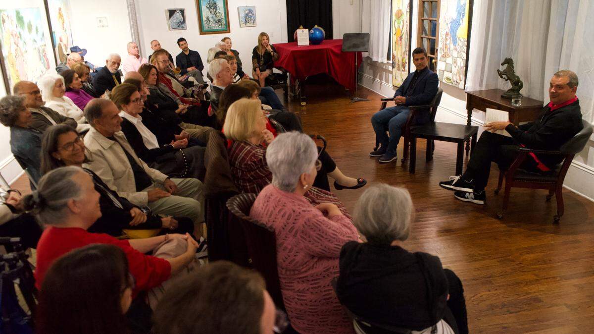 Presentación de ‘Como el ave fénix’, en el Hispanic Cultural Arts Center de Miami en enero de 2025.