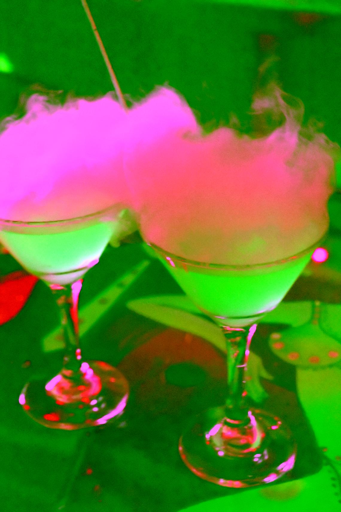 Los cócteles tropicales son parte del sello de Mango’s.