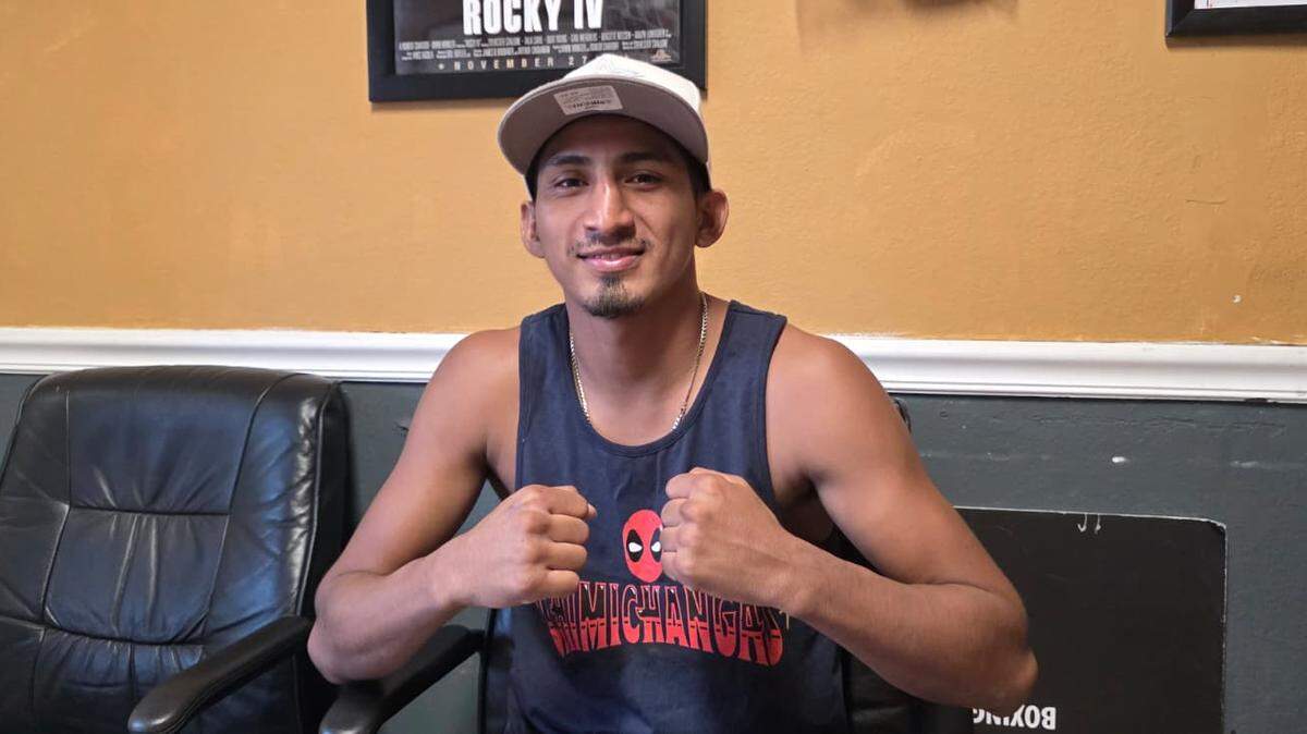 Alex Vallecillo es un boxeador nicaragüense que se ha ganado un lugar en la escena local gracias a su estilo agresivo y disciplina impecable. 