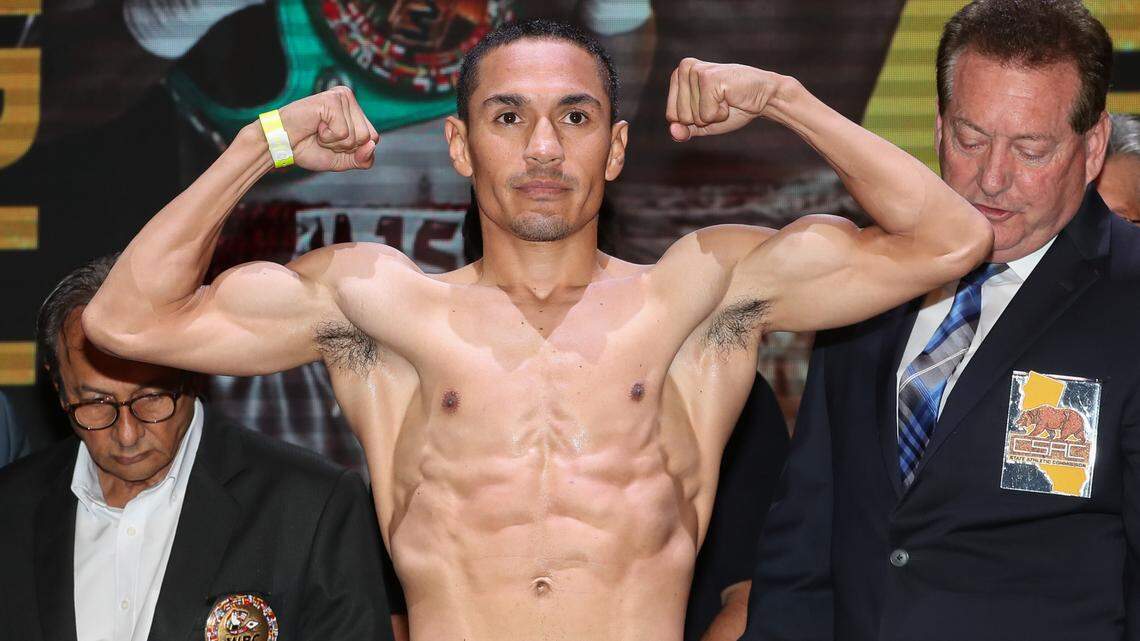 En una revancha largamente esperada, Juan Francisco Estrada derrotó por decisión unánime a Srisaket Sor Rungvisai para convertirse en campeón del Consejo Mundial en el peso súper pluma.