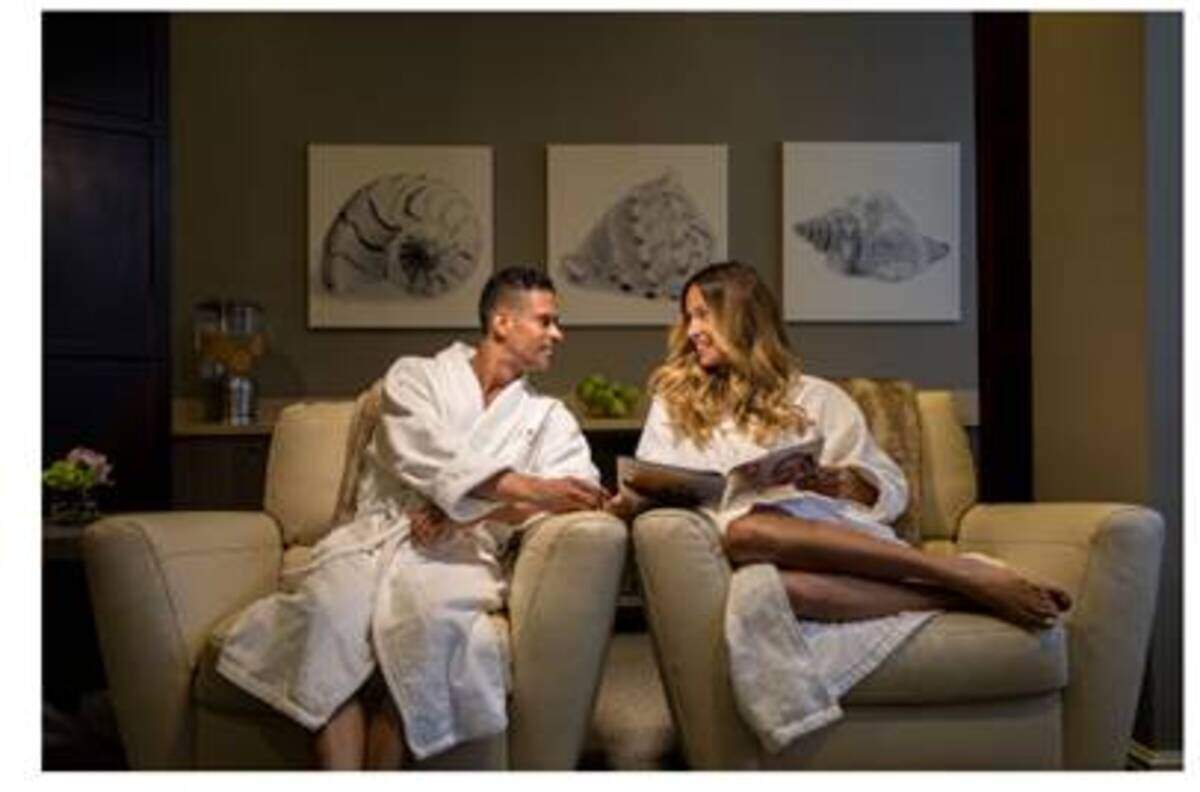 Tratamientos de miel “Honey… I Love You” al aire libre en Aquanox Spa, en el icónico Sunny Isles Beach.