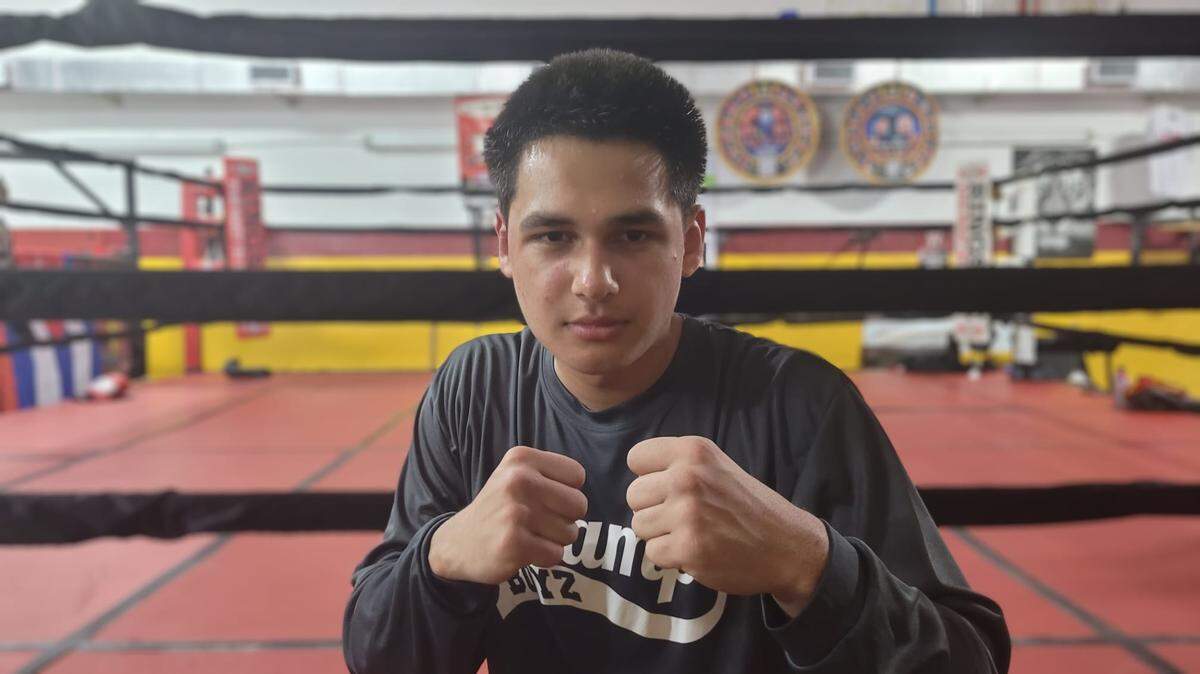 Ryan Arencibia decidió tomar la vertiente más brutal del boxeo. Después de una sólida carrera amateur en el pugilismo tradicional con guantes, este chico se prepara para su tercera pelea con los nudillos descubiertos.