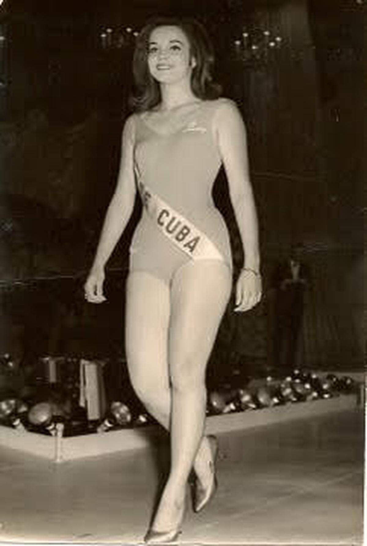 Lesbia Murrieta, Miss Free Cuba 1966, pidió a los organizadores del Miss Universo que le dieran una banda que indicara que representaba a los cubanos del exilio.