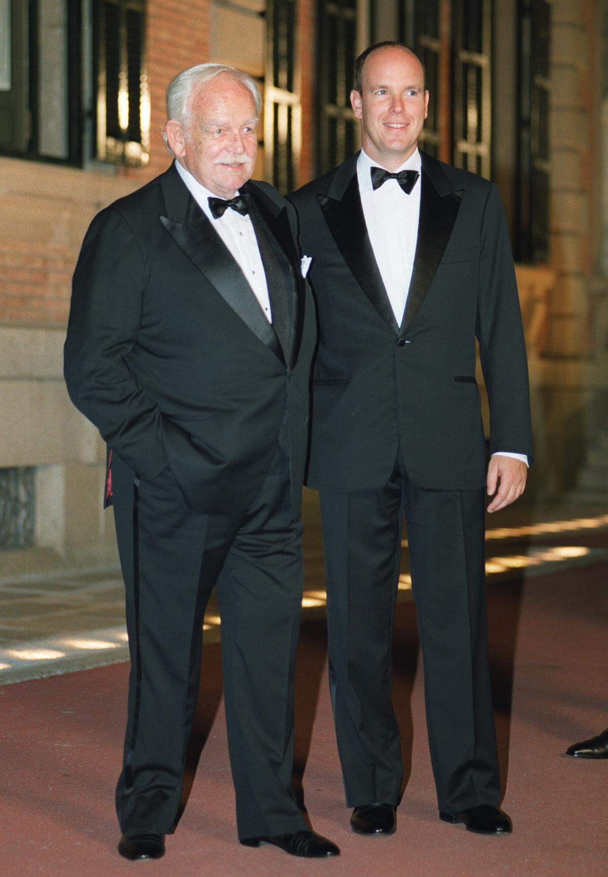 El príncipe Rainiero y su hijo Alberto en Barcelona en 1997.
