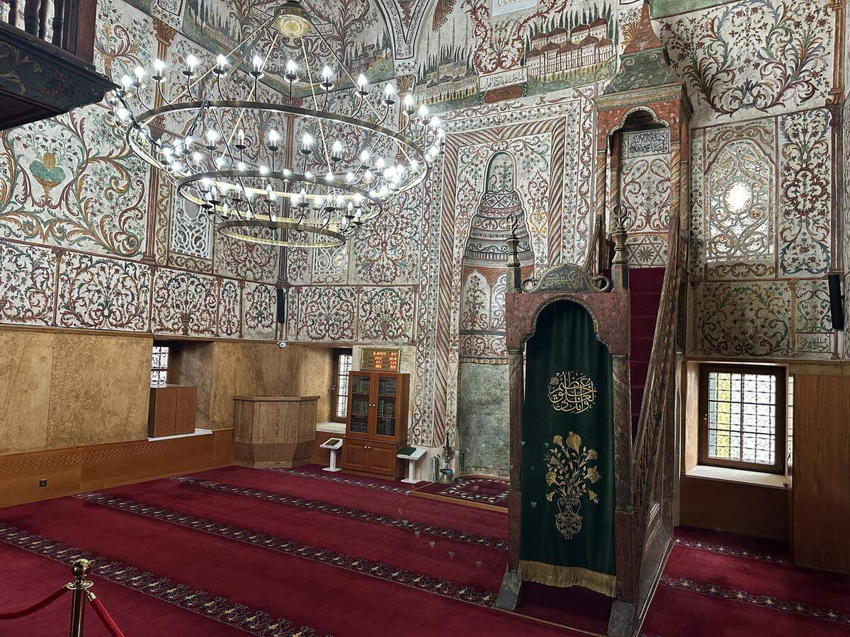 Interior de la Mezquita de Tirana.