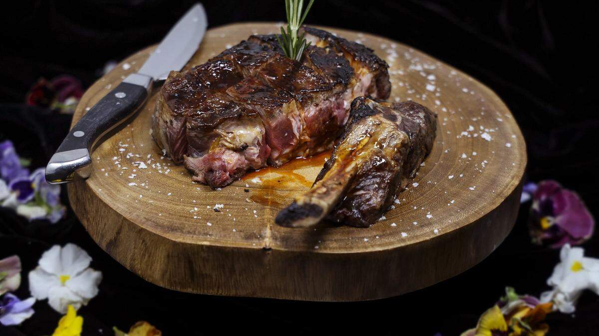 Entre los platos más populares hasta ahora sobresalen el ya famoso Papi Steak.