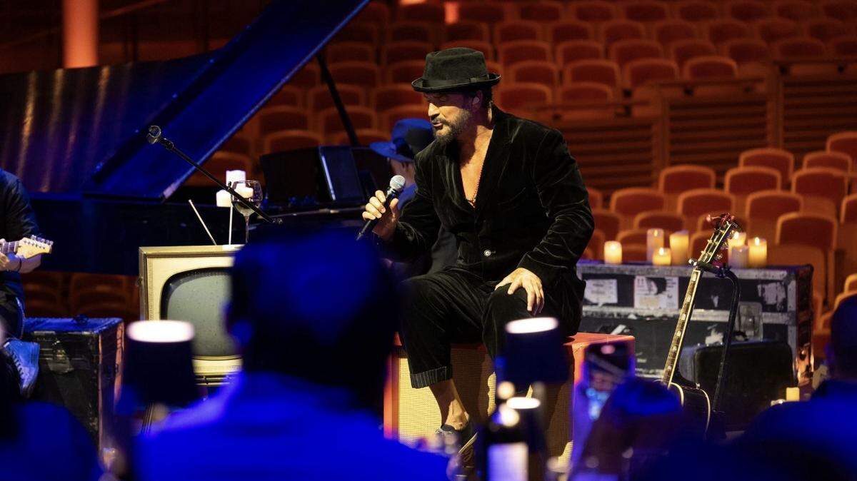 Ricardo Arjona lanzó en Miami su nuevo disco, “Seco”, en una de las salas más lindas de la ciudad, el Adrienne Arsht Center.