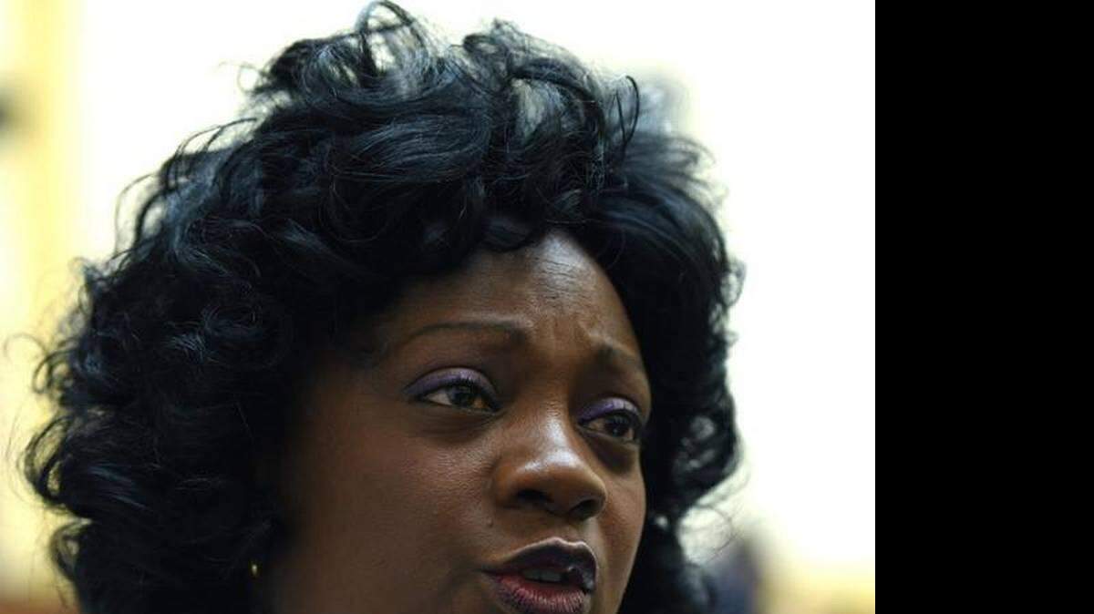 La Lider de las "Damas de Blanco", Berta Soler, habla durante una audiencia en el Subcomité de Derechos Humanos de la Cámara baja estadounidense hoy, jueves 5 de febrero de 2015, en Washington D.C.