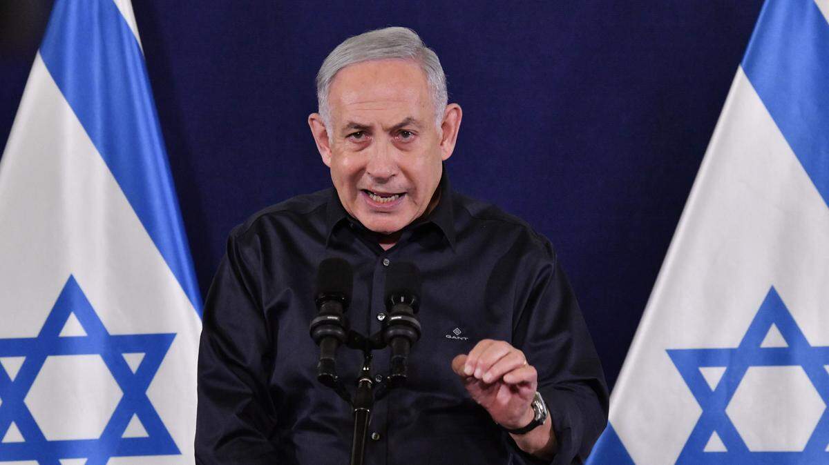 El primer ministro de Israel, Benjamín Netanyahu, responde preguntas durante una conferencia de prensa el 19 de noviembre de 2023, en Tel Aviv.