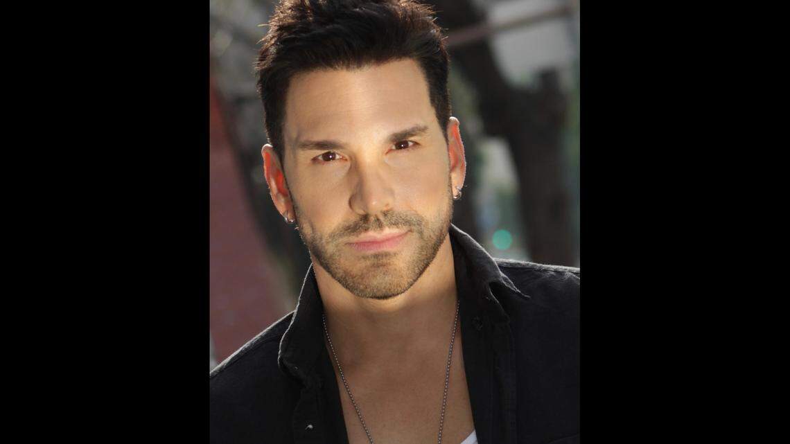 El ex Menudo Robert Avellanet rinde tributo a Venezuela