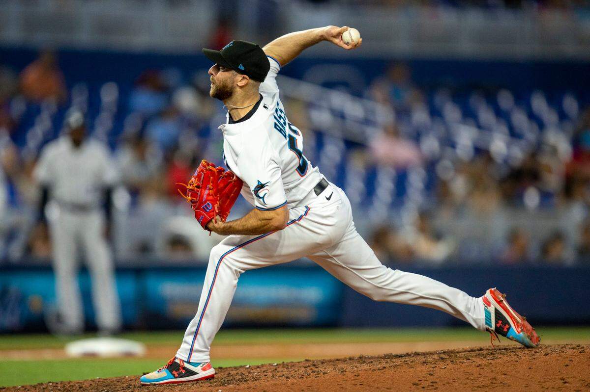 Anthony Bass Bass ha logrado su mejor temporada en las Grandes Ligas este año con una efectividad de 1.41 y 45 ponches contra 10 bases por bolas en 44 y dos tercios de entradas en 45 apariciones como relevista.