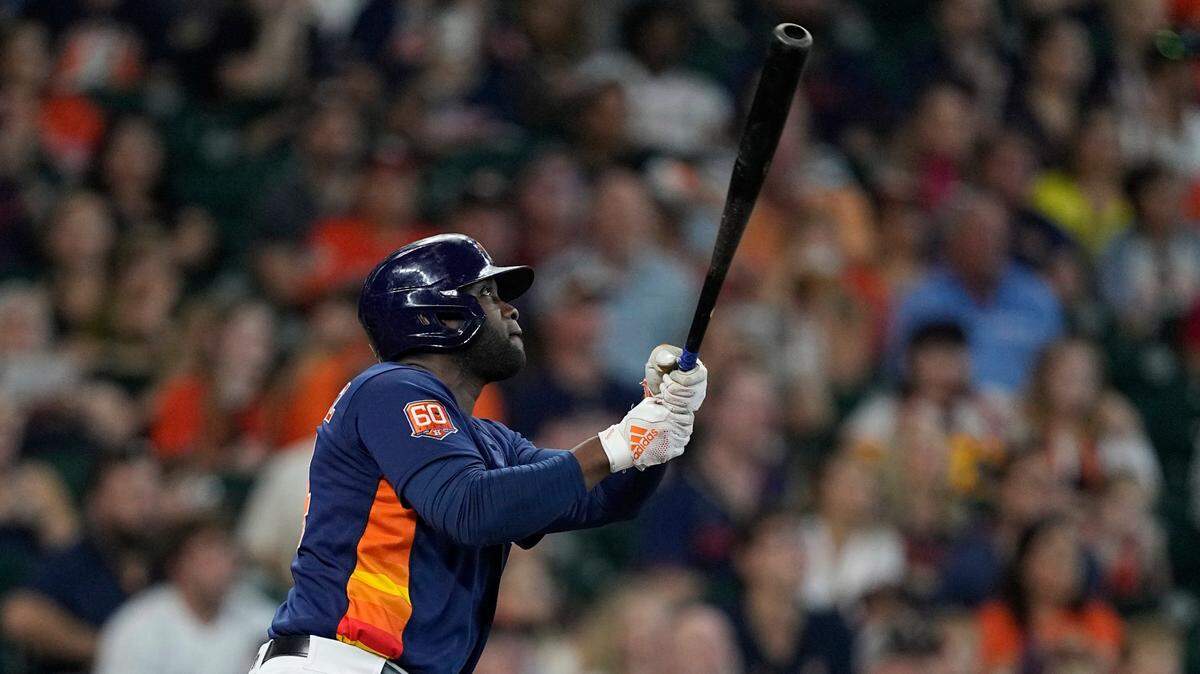Yordan Álvarez promedio .520 (25-13) y encabezó la semana pasada la Liga Americana en anotadas (10), extrabases (nueve) y cuadrangulares (cinco).