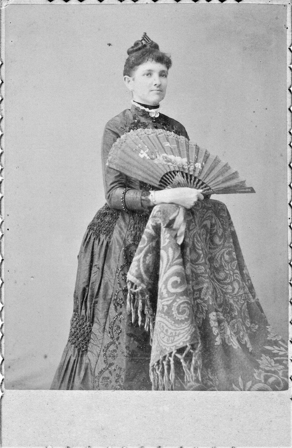 Tarjetón de Piedad Figueredo Vázquez, hija de Perucho Figueredo (en el exilio).&nbsp; Fotógrafo Andrés I. Estévez, Key West, Florida. ca.1882-1884.&nbsp; 